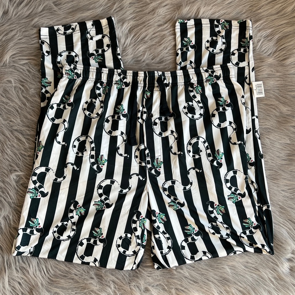Sandworm Black & White Striped lounge pants size Large.